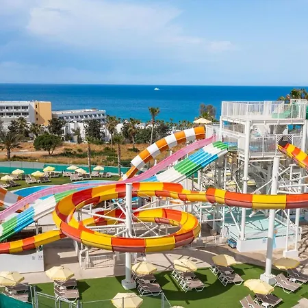 Leonardo Laura & Splash Feriested 4*