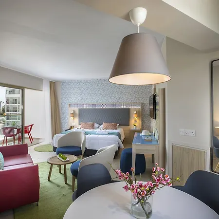 Feriested Leonardo Laura & Splash 4*