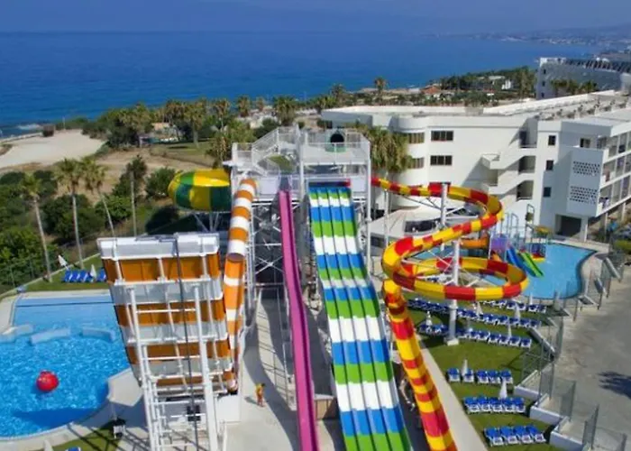 Leonardo Laura & Splash 4*