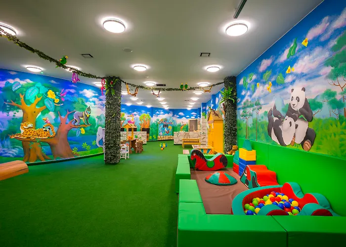 אתר נופש Leonardo Laura & Splash 4*