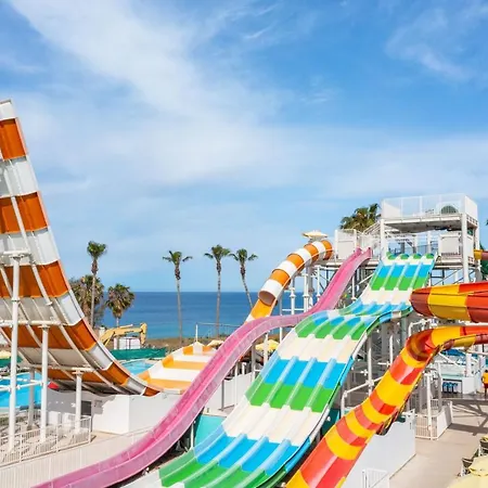 Leonardo Laura & Splash Complex Klorakas