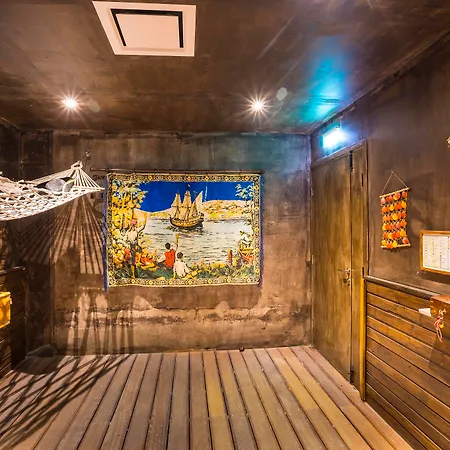 リゾート Leonardo Laura & Splash