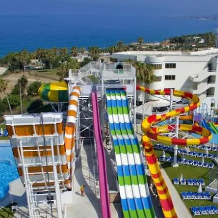 Leonardo Laura & Splash 4*