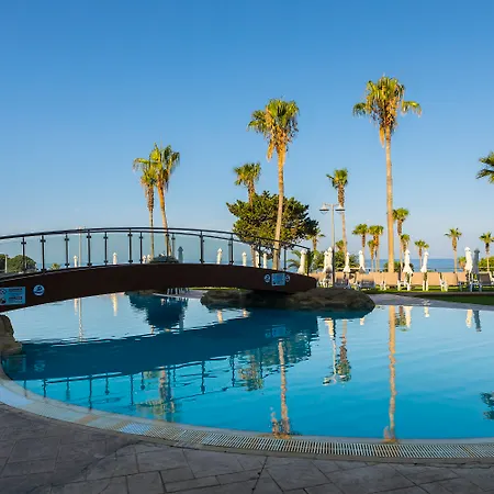 リゾート Leonardo Laura & Splash