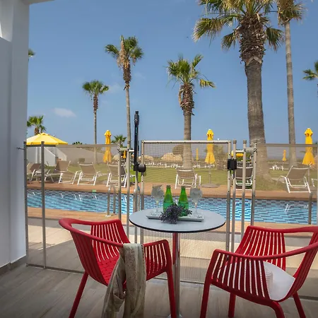 Leonardo Laura Beach&splash Resort Klorakas