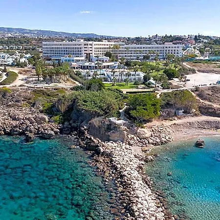 Leonardo Laura & Splash Resort Klorakas