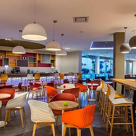 Leonardo Laura & Splash Resort 4*