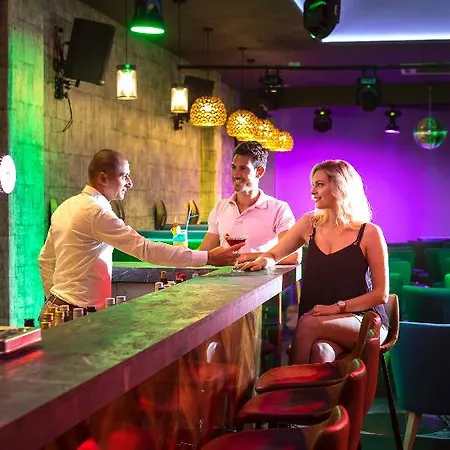 Leonardo Laura & Splash 리조트