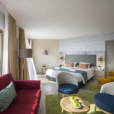 Leonardo Laura & Splash Resort Klorakas