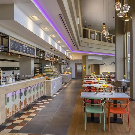 Leonardo Laura & Splash 4*