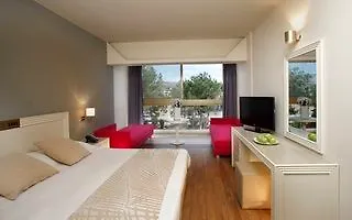 Leonardo Laura & Splash Resort Klorakas