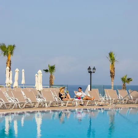 Leonardo Laura & Splash Klorakas