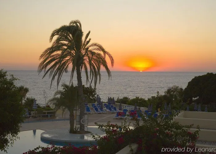 Leonardo Laura Beach&splash