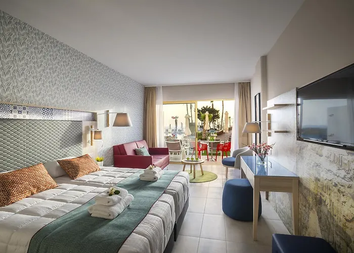 Leonardo Laura Beach&splash Resort 4*