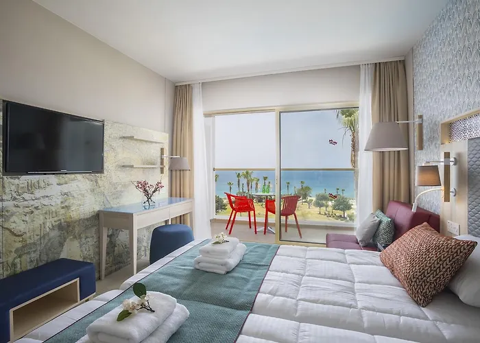 Resort Leonardo Laura Beach&splash Klorakas