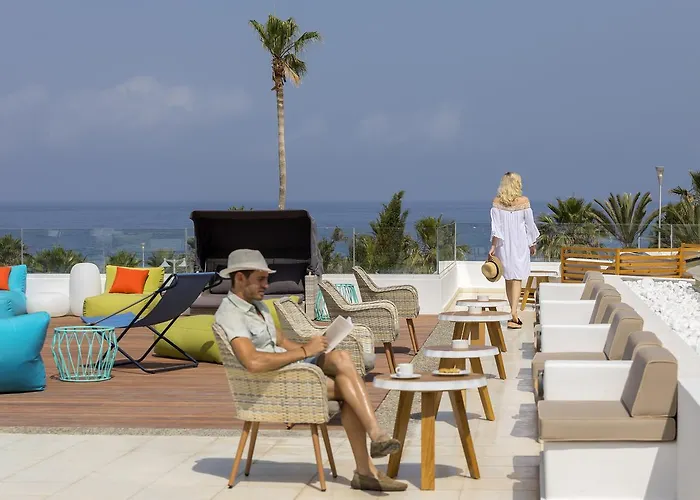 Leonardo Laura & Splash Resort Klorakas