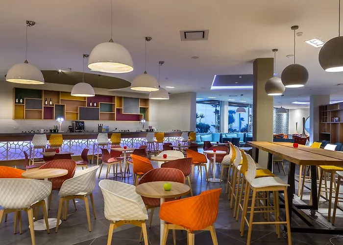 Rezort Leonardo Laura & Splash