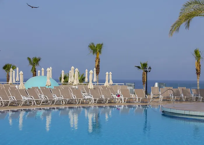 Leonardo Laura Beach&splash Resort Klorakas