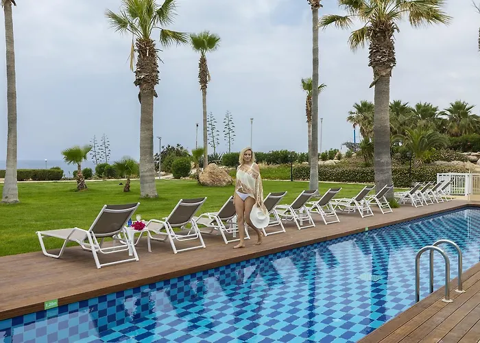 Leonardo Laura & Splash Klorakas