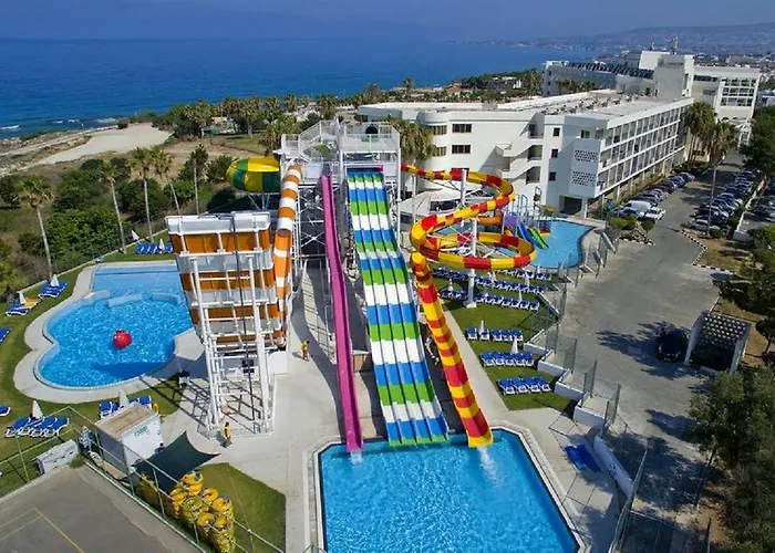 Resort Leonardo Laura Beach&splash Klorakas